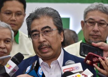 Majlis Sambutan 100 Tahun Penyelidikan Getah yang dirasmikan Menteri Perladangan dan Komoditi, Datuk Seri Johari Abdul Ghani di Pusat Konvensyen Kuala Lumpur hari ini.  - UTUSAN/M. FIRDAUS M. JOHARI