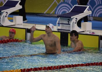 Jaguh renang negara, Khiew Hoe Yean berjayamempertahankan pingat emas acara 200 meter (m) gaya bebas lelaki di Sukan SEA Thailand 2025. GAMBAR: FARIZ RUSADIO