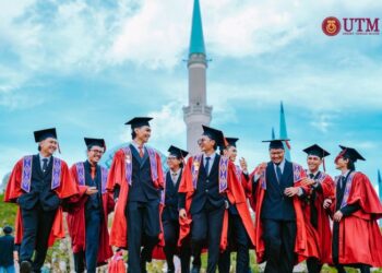 PENARAFAN mungkin bahasa global tetapi misi universiti di Malaysia tetap berakar pada manusia.