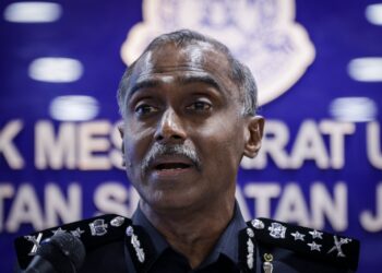 M. KUMAR pada sidang akhbar di Bukit Aman Kuala Lumpur hari ini.-UTUSAN/MUHAMAD IQBAL ROSLI.