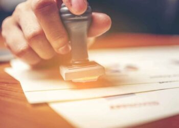 KERAJAAN perlu bertindak pantas mengeluarkan arahan larangan tegas terhadap amalan pengeluaran surat sokongan bagi tujuan perolehan kerajaan dan kelulusan teknikal. – GAMBAR HIASAN/MEDIA SOSIAL