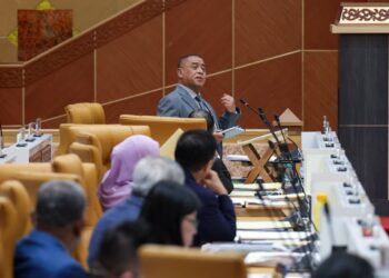 SAARANI Mohamad ketika sesi penggulungan Belanjawan Perak 2026 pada Persidangan Dewan Undangan Negeri (DUN) Perak. - UTUSAN/MUHAMAD NAZREEN SYAH MUSTHAFA