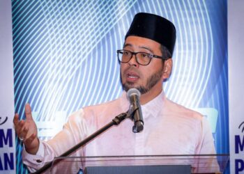 ZULKIFLI Hasan sewaktu berucap pada Majlis Menandatangani Memorandum Persefahaman antara Yayasan Dakwah Islamiah Malaysia (YADIM) dan institusi pengajian tinggi awam serta swasta di Masjid Wilayah Persekutuan, di sini hari ini.