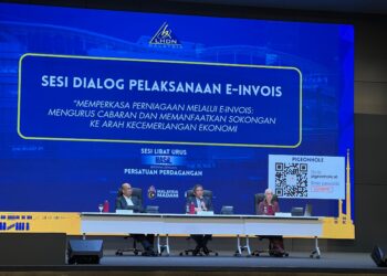 ABU Tariq (tengah) pada Sesi Libat Urus HASiL bersama Persatuan Perdagangan di Menara HASiL, Cyberjaya hari ini.