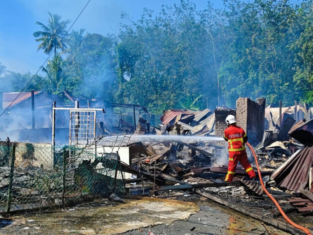 Sembilan rumah setinggan musnah terbakar di Labu