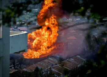 SALURAN paip gas di Jalan Putra Harmoni, Putra Heights, Subang Jaya meletup dan mencederakan lebih 300 mangsa.