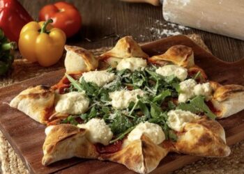 PIZA La Stella antara menu utama di Positano Risto