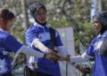 Skuad memanah berpasukan recurve wanita negara meraih pingat perak selepas tewas 3-5 kepada Indonesia dalam aksi final di Bangkok, semalam. - UTUSAN/FARIZ RUSADIO