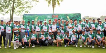 Barisan pemain yang beraksi pada kejohanan Grand Finale yang berlangsung di Danau Golf, Universiti Kebangsaan Malaysia (UKM), semalam. - IHSAN PENGANJUR