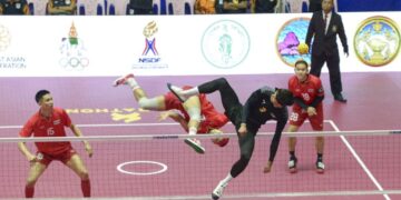 Aksi pemain sepak takraw Malaysia menentang Thailand dalam acara akhir regu berpasukan Sukan SEA 2025 di Bangkok, kelmarin. - IHSAN MSN