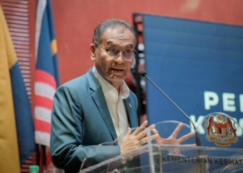 Dzulkefly Ahmad berucap pada Majlis Perjumpaan dan Amanat Tahun Baharu 2026 di Dewan Serbaguna Kementerian Kesihatan (KKM), Putrajaya, semalam. - UTUSAN/FAIZ ALIF ZUBIR