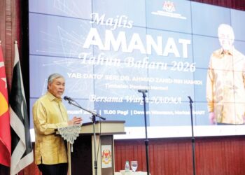 AHMAD Zahid Hamidi menyampaikan Amanat Tahun Baharu 2026 kepada warga Agensi Pengurusan Bencana Negara di Putrajaya, semalam.