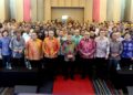 SAARANI Mohamad (tengah) bersama barisan Exco dan kepimpinan kerajaan negeri pada Majlis Wacana Eksekutif dan Perutusan Tahun Baharu 2026 Menteri Besar Perak di Casuarina@Meru di Ipoh, semalam.