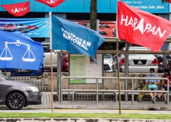 POLITIK di Malaysia mesti selaras dengan Perlembagaan Persekutuan yang menjadi panduan utama dalam semua aktiviti politik dan pemerintahan.