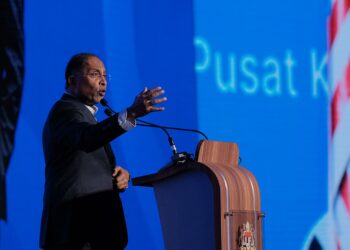 DR. ZAMBRY Abdul Kadir berucap pada Majlis Perutusan Tahun Baharu Menteri Pendidikan Tinggi di Dewan Perdana PICC, Putrajaya hari ini.-UTUSAN/FAIZ ALIF ZUBIR