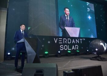 ZETH Lim ketika Majlis Pelancaran Prospektus Verdant Solar Holdings Berhad di Kuala Lumpur tahun lalu.