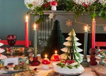 ISU hiasan Krismas di premis bersijil halal di Melaka menimbulkan kekeliruan awam bukan semata-mata kerana penguatkuasaan tetapi disebabkan penyampaian politik tanpa penjelasan yang mencukupi.-GAMBAR HIASAN