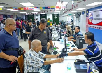 PENDIGITALAN merupakan keperluan strategik bagi memastikan negara kekal berdaya saing dan berdaya tahan.