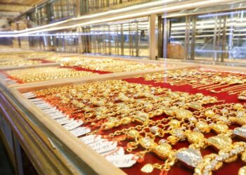 PELABURAN emas di Malaysia kini berkembang pesat dengan pelbagai platform yang menekankan kemudahan akses dan kepatuhan syariah.