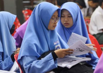 TAHAP prestasi pelajar meliputi aspek kemahiran dalam kehidupan bukan hanya menilai mereka dari aspek teori, akademik dan jumlah A yang berjaya diperoleh semata-mata.