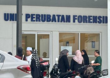 KEADAAN Unit Forensik Hospital Rembau di mana proses bedah siasat kanak-kanak dua tahun yang meninggal dunia di dalam kereta di Seremban semalam dijalankan. - UTUSAN/NOR SHAFIQAH MOHD. GHAZALI