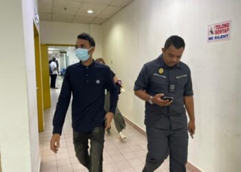 SULTAN Md. dijatuhkan hukuman denda sebanyak RM1,000 selain perlu laksanakan khidmat masyarakat oleh Mahkamah Sesyen Johor Bahru, hari ini.