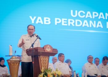 ANWAR Ibrahim berucap pada Majlis Perhimpunan Bulanan Perdana Menteri bersama Warga Jabatan Perdana Menteri (JPM) bagi Bulan Januari 2026 di Putrajaya. - UTUSAN/FAIZ ALIF ZUBIR