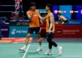 Aksi pasangan beregu lelaki negara, Arif Junaidi dan Yap Roy King ketika menentang pasangan Korea Selatan, Choi Sol Gyu dan Goh V Shem pada pusingan pertama Kejohanan Badminton Terbuka Malaysia 2026, di Stadium Axiata Arena, di sini hari ini. Foto: SHIDDIEQIIN ZON