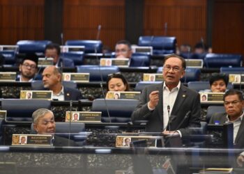 ANWAR Ibrahim pada Sesi Waktu Pertanyaan Perdana Menteri di Dewan Rakyat semalam.-JABATAN PENERANGAN