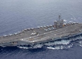 ABRAHAM Lincoln membawa kekuatan tempur melalui Sayap Udara Pembawa (CVW) 9 serta tiga kapal pemusnah USS Frank E. Petersen Jr. (DDG-121), USS Spruance (DDG-111) dan USS Michael Murphy (DDG-112).- AGENSI