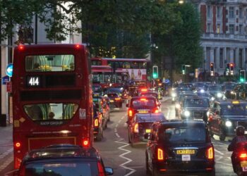 LAPORAN terbaharu TomTom mendapati masa perjalanan purata di London kini 45 saat lebih lama berbanding tahun lalu.- AGENSI