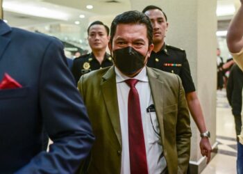 MOHD. Razali Alias hadir ke Mahkamah Sesyen Kuala Lumpur hari ini bagi berdepan tiga pertuduhan menerima suapan pada 2024.