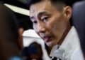Pengerusi Jawatankuasa Prestasi Persatuan Badminton Malaysia (BAM), Datuk Seri Lee Chong Wei pada perlawanan akhir Kejohanan Badminton Terbuka Malaysia 2026, di Stadium Axiata Arena, di sini semalam. Foto: SHIDDIEQIIN ZON