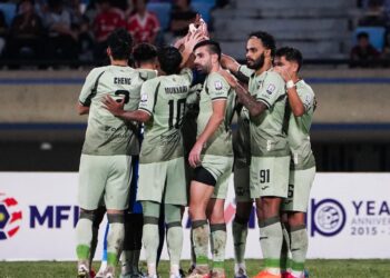 SELANGOR FC membenam DPMM FC 5-2 dalam aksi Liga Super di Stadium Negara Hassanal Bolkiah.-IHSAN SFC