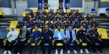 BARISAN kejurulatihan dan kakitangan teknikal baharu Program Pembangunan Bola Sepak Negara (NFDP)-IHSAN FAM