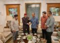 PERTEMUAN antara pemimpin Bersatu dan Pas yang dikongsikan di laman Facebook milik Muhyiddin, hari ini.