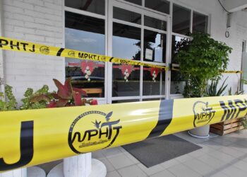 LESEN sebuah hotel di Malim Jaya yang dikaitkan dengan menjalankan promosi mesra gay sudah digantung oleh Majlis Perbandaran Hang Tuah Jaya, Melaka. - UTUSAN/AMRAN ALI.