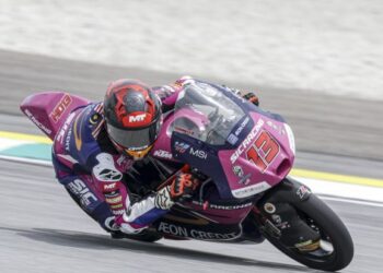 Hakim Danish Ramli bakal mengharungi musim penuh pertamanya bersama pasukan MT Helmets-MSI, selari dengan jangkaan tinggi yang diletakkan terhadapnya. - UTUSAN/FARIZ RUSADIO