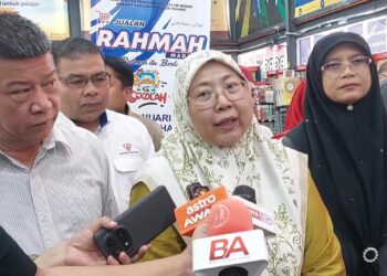 FUZIAH Salleh ketika ditemui selepas melancarkan Program Jualan Rahmah Kembali Ke Sekolah 2026 di Kuantan, Pahang.
