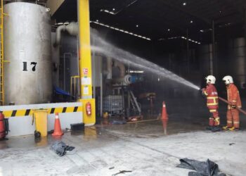 KEJADIAN letupan melibatkan kerja-kerja kimpalan di sebuah kilang di Taman Perindustrian Bukit Rambai, Melaka.