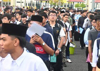 SEBAHAGIAN pelatih pada Majlis Pendaftaran PLKN 3.0 Siri 1 2026 di Kem Wataniah 505, Sungai Miang, di Pekan, Pahang. - UTUSAN/SHAIKH AHMAD RAZIF