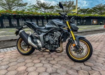 TEMPAT duduk yang ergonomik.