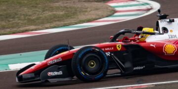 Lewis Hamilton menguji jentera Ferrari SF-26 di litar Fiorano, Modenese, baru-baru ini. - AFP