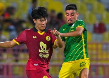 AKSI Negeri Sembilan FC menentang Imigresen dalam pusingan 16 akhir Piala Malaysia di Paroi, kelmarin. - IHSAN MFL