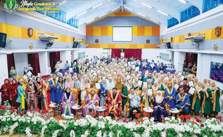 Utusan Pelajar page 17 18 WhatsApp Image new