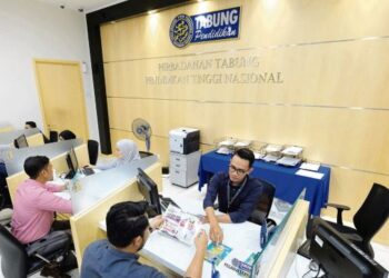 PTPTN diwujudkan bukan sahaja membantu pelajar menyambung bidang pengajian tetapi juga mendidik amalan menabung kalangan pelajar dan ibu bapa. – GAMBAR  HIASAN.