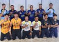 BARISAN pemain, pengurus dan jurulatih skuad Pulau Pinang yang akan bersaing pada Kejohanan Sepak Takraw Jemputan Piala TYT Yang Dipertua Negeri Pulau Pinang bermula esok.-UTUSAN/DANIAL SAAD
