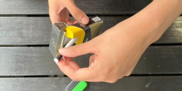 PENGGUNA vape terdiri daripada bekas perokok yang masih bergantung kepada nikotin dan akan kembali kepada rokok konvensional. GAMBAR HIASAN