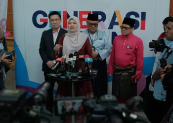 FADHLINA SIDEK dalam sidang akhbar selepas Majlis Amanat Tahun Baharu Kementerian Pendidikan di Putrajaya. - UTUSAN/FAIZ ALIF ZUBIR