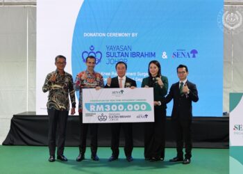 MAJLIS Perasmian Hospital Pakar Sena Segamat, Johor semalam.